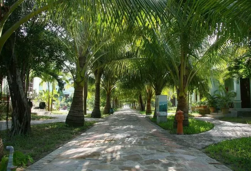اتاق سوپریور با چشم‌انداز باغ, Gold Rooster Resort
