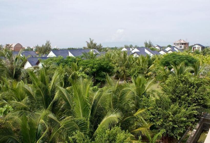 سوئیت جونیور با چشمانداز باغ, Gold Rooster Resort