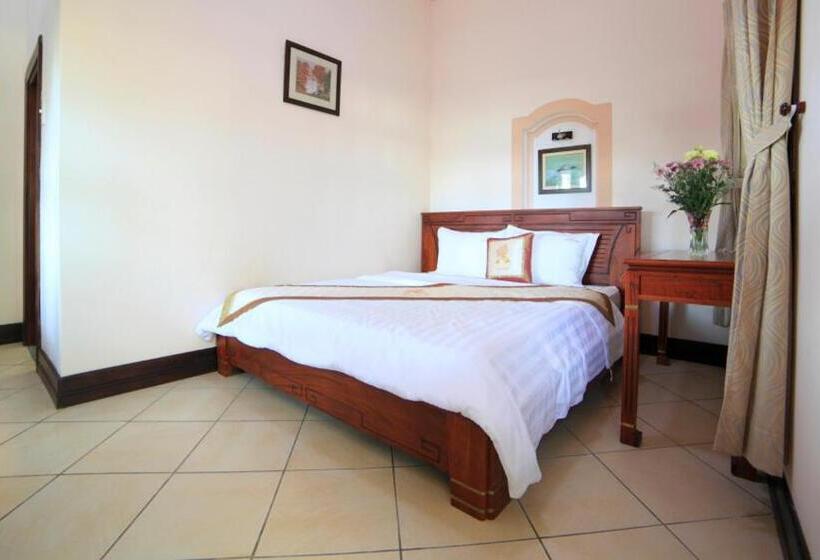 سوئیت جونیور با چشمانداز باغ, Gold Rooster Resort