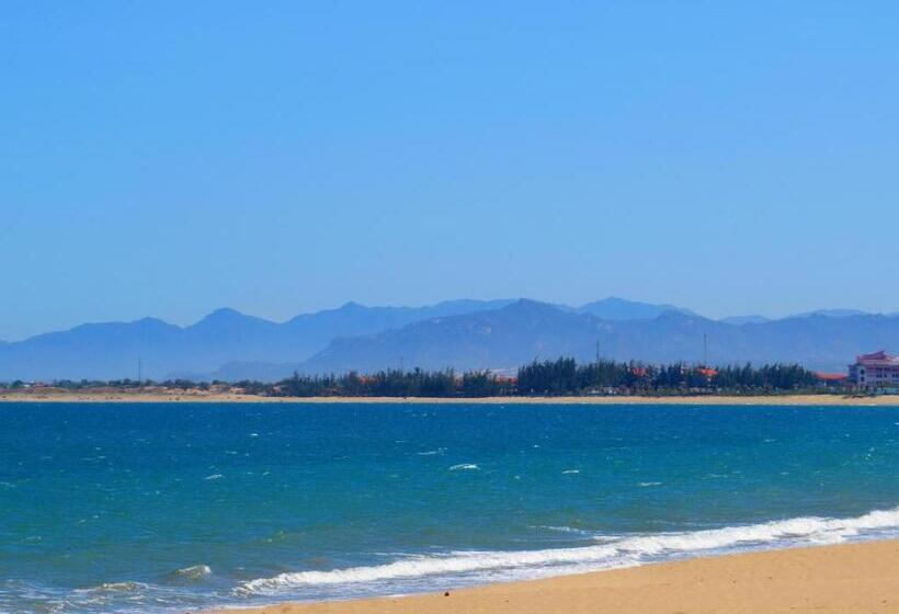 اتاق اجرایی, Gold Rooster Resort