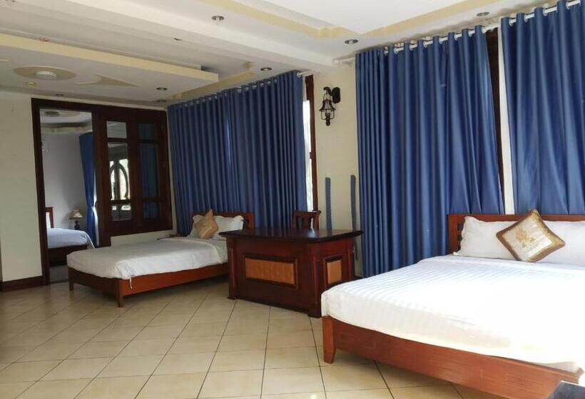 اتاق خانوادگی با چشمانداز باغ, Gold Rooster Resort