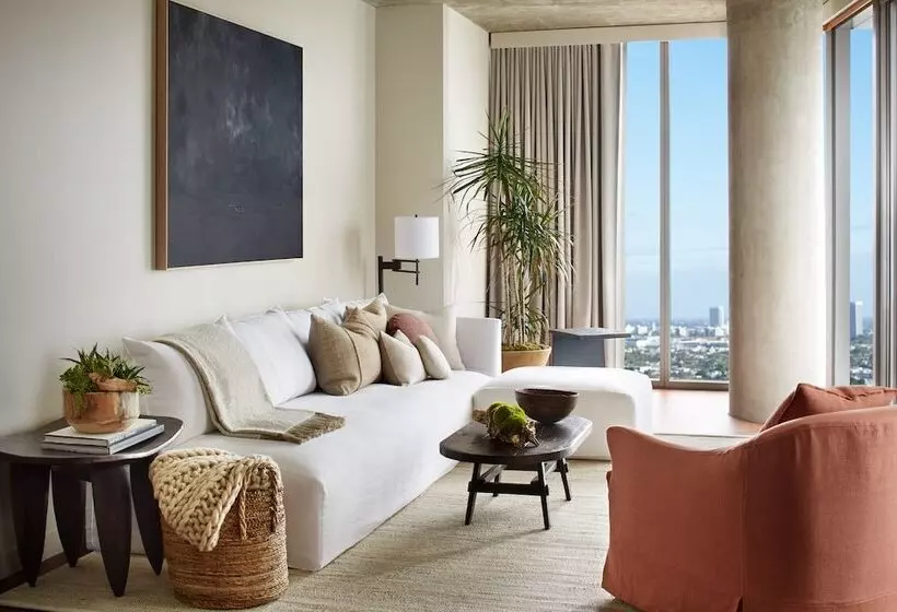 景色の見えるスイートルーム, 1 Hotel West Hollywood