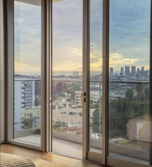 可观景的套房, 1 Hotel West Hollywood