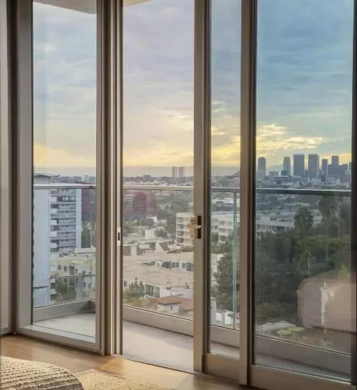 景色の見えるスイートルーム, 1 Hotel West Hollywood
