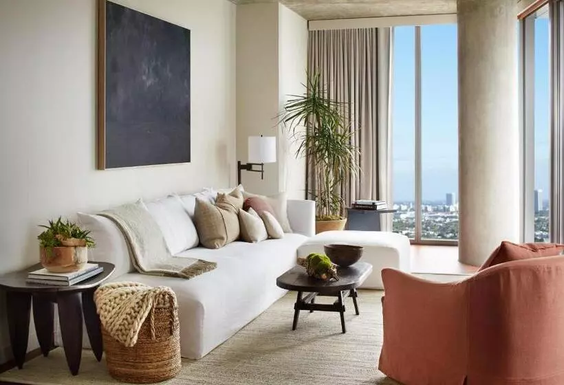 景色の見えるスイートルーム, 1 Hotel West Hollywood