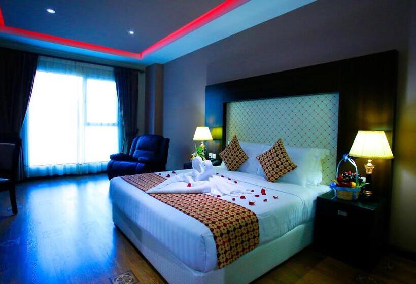 سوئیت خانواده 2 خوابه, Crystal Palace