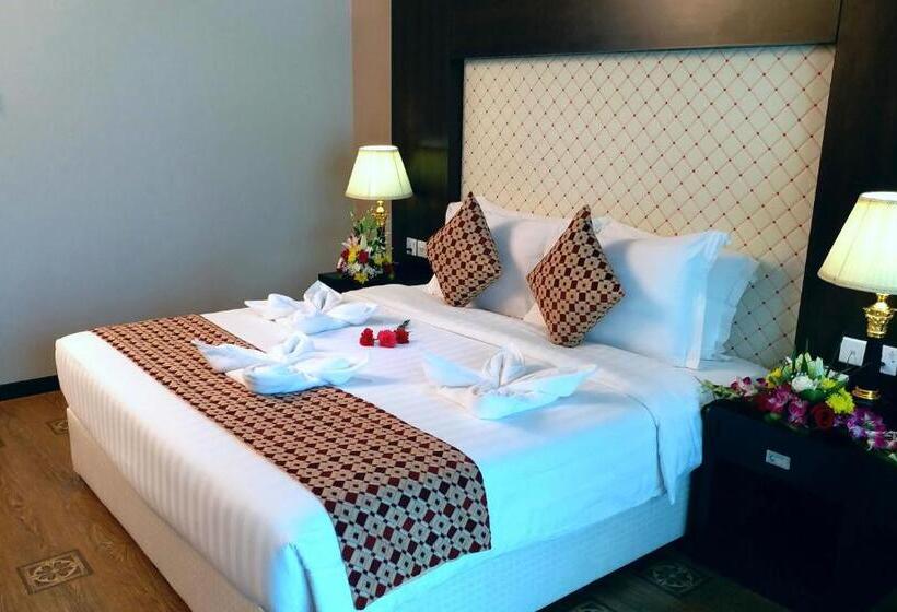 استودیوی استاندارد, Crystal Palace