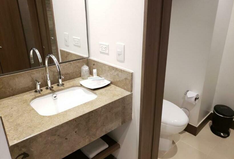 身障者適用スタンダードルーム, Hampton By Hilton Medellin