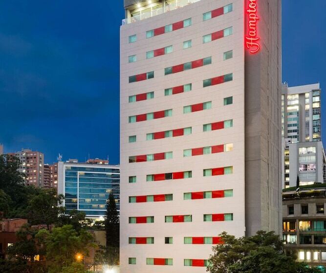 Номер Стандарт, Hampton By Hilton Medellin