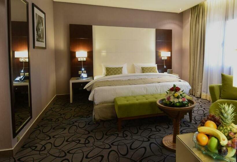 חדר דלוקס, Hayat Heraa