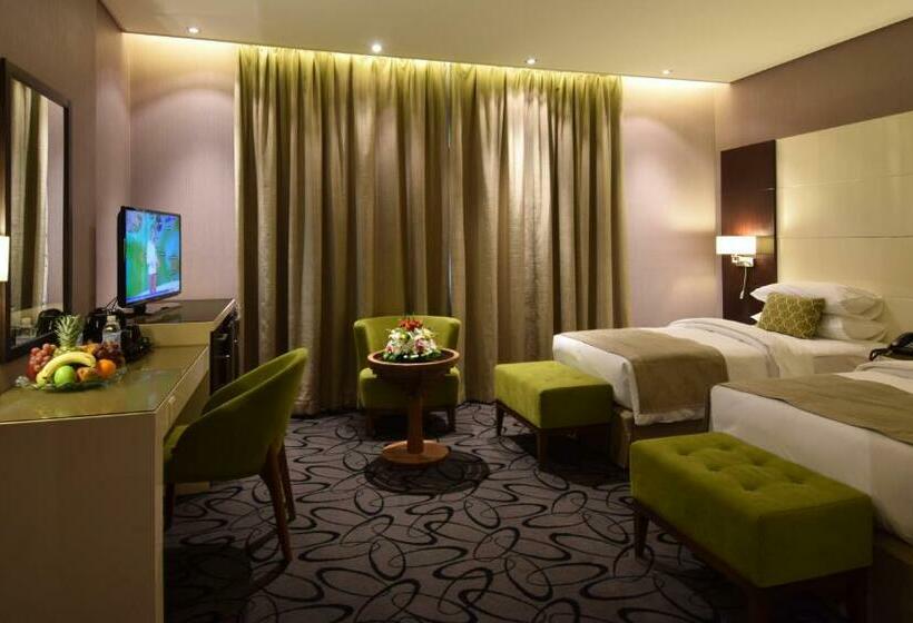 חדר דלוקס, Hayat Heraa