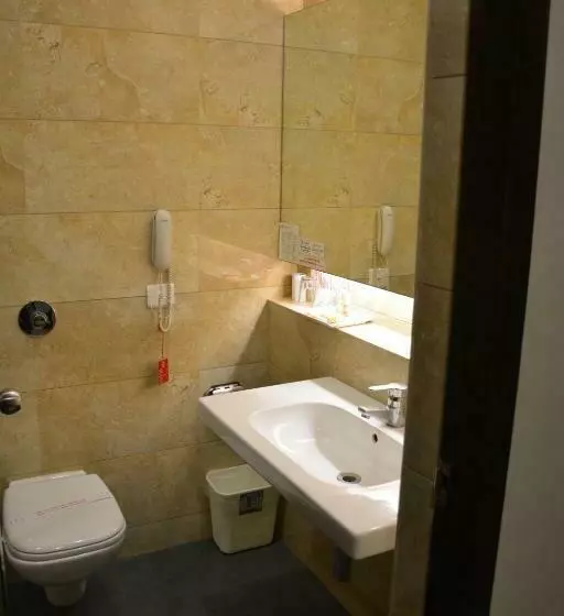 اتاق راحتی, Heritage Inn