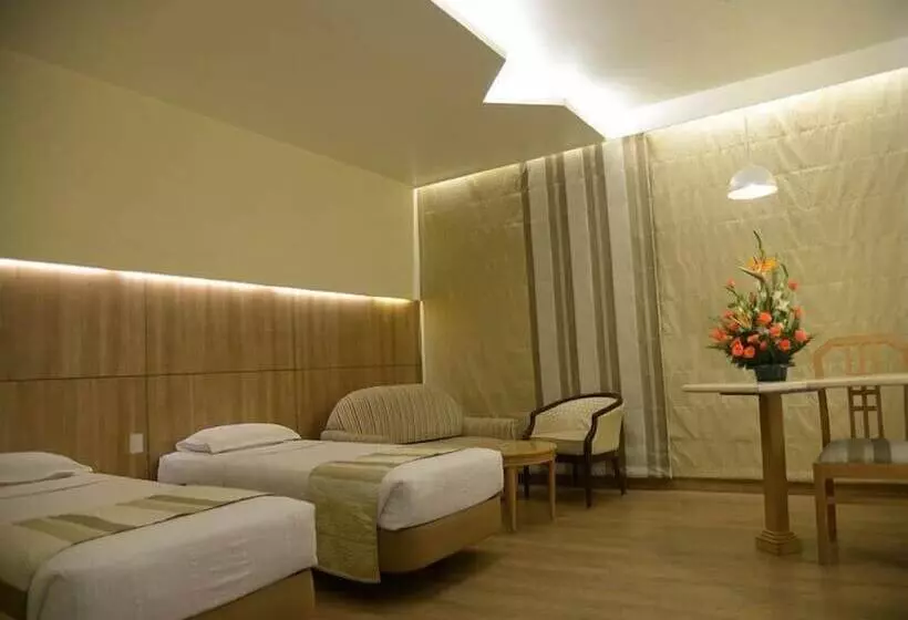 اتاق لوکس, Heritage Inn