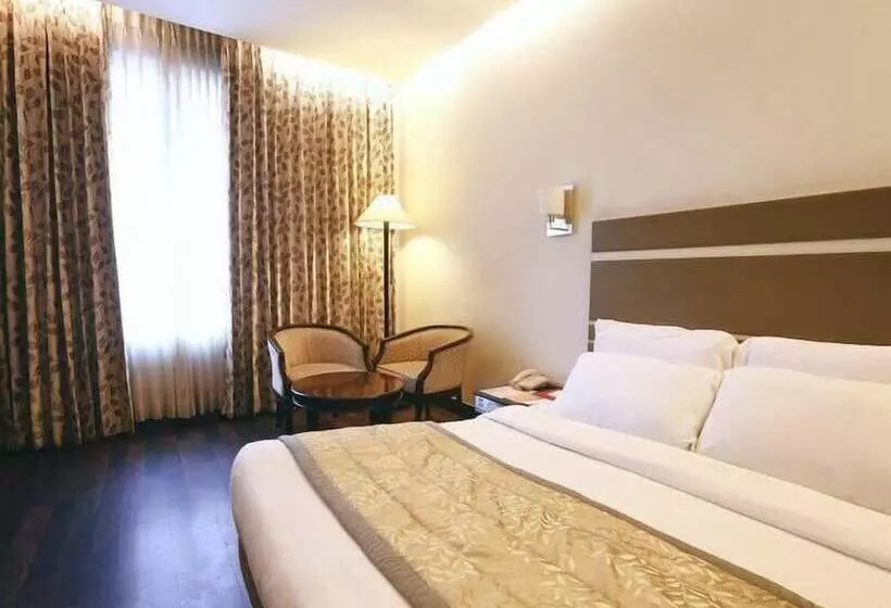 اتاق لوکس, Heritage Inn