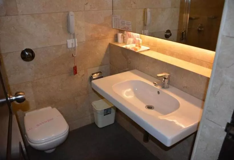اتاق استاندارد, Heritage Inn