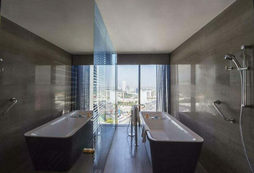 חדר דחוקס עם מיטת קינג, Live Aqua Monterrey