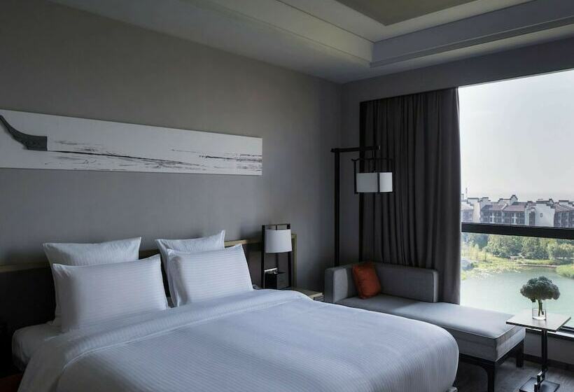 Номер Deluxe Вид на Озеро, Pullman Hefei Sunac