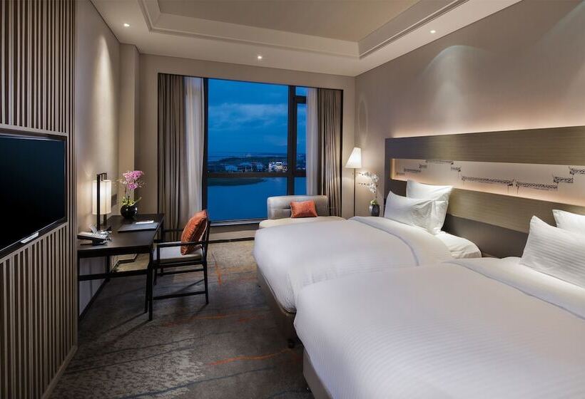 디럭스 룸 호수 전망, Pullman Hefei Sunac