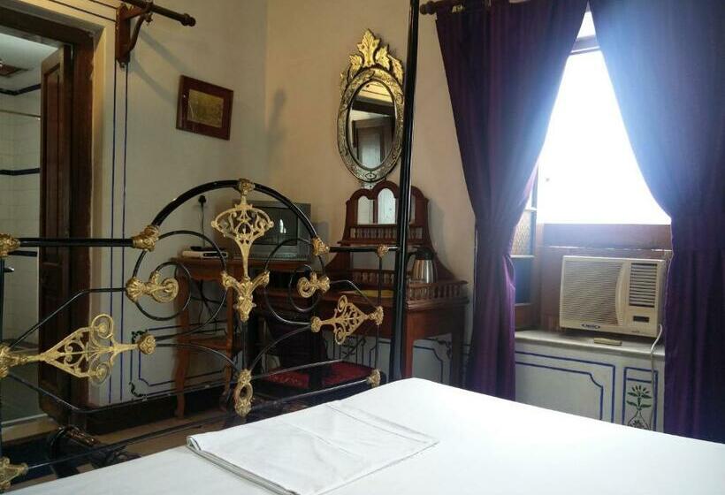 اتاق لوکس, Rangniwas Palace