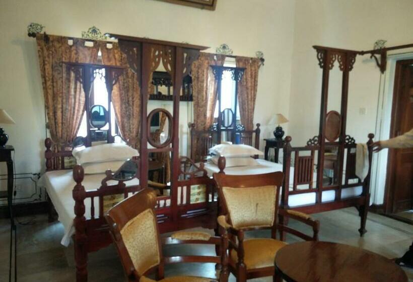 豪华房间, Rangniwas Palace