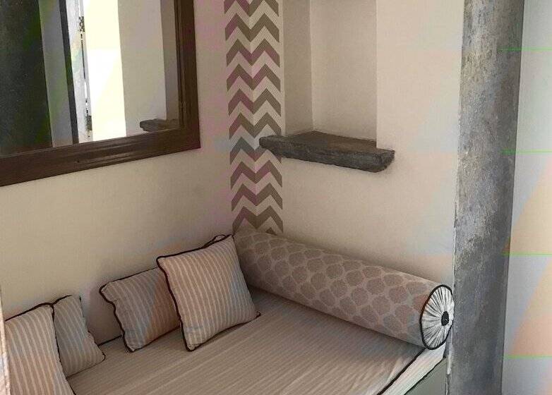 اتاق سوپریور, Rangniwas Palace