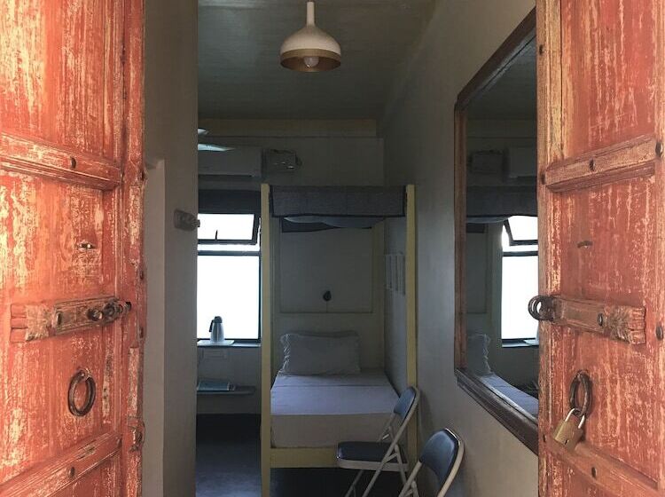 اتاق استاندارد, Rangniwas Palace