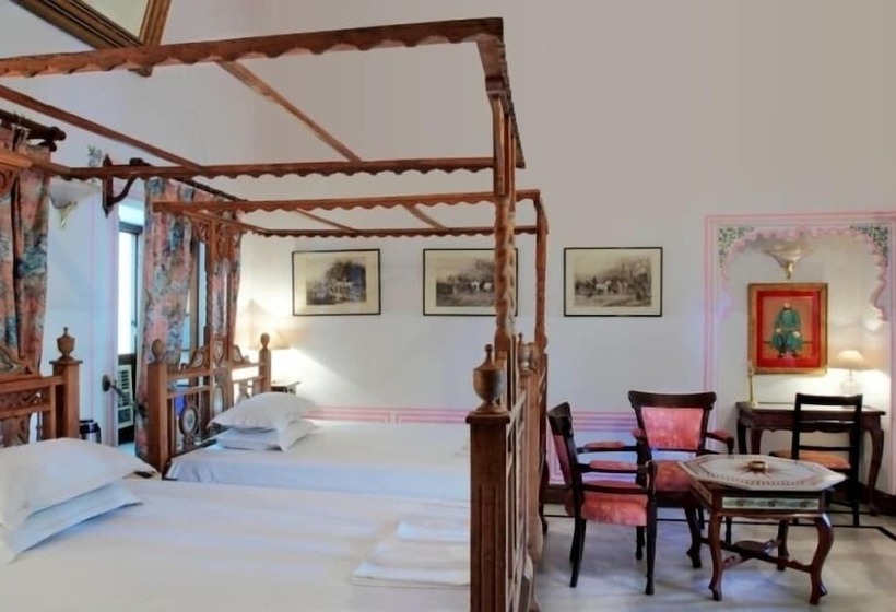 高级三人间, Rangniwas Palace