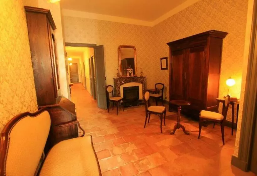 スタンダード４人部屋, Logis Hotel   Restaurant La Marbrerie