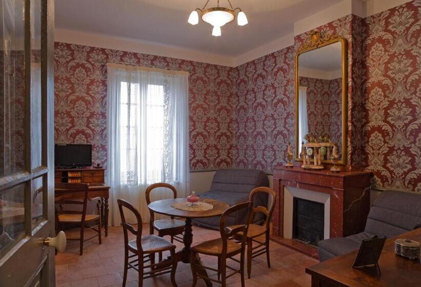 스위트, Logis Hotel   Restaurant La Marbrerie