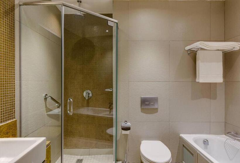 Номер Deluxe, Protea Hotel By Marriott Ikeja Select