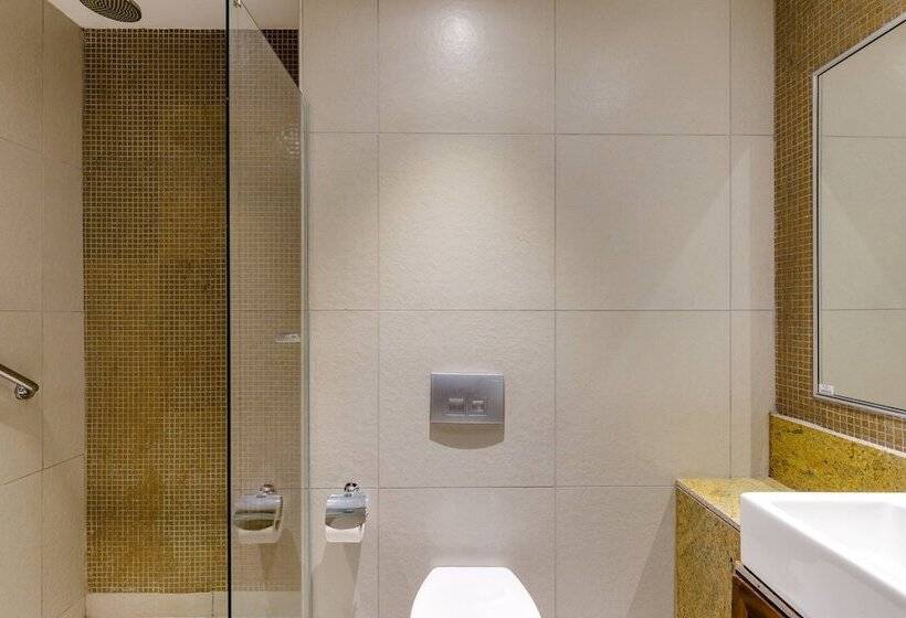 Полулюкс, Protea Hotel By Marriott Ikeja Select