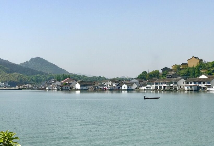 Президентский Люкс, Hilton Ningbo Dongqian Lake