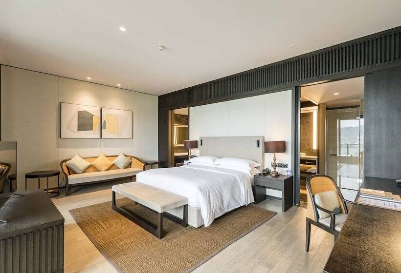 Президентский Люкс, Hilton Ningbo Dongqian Lake