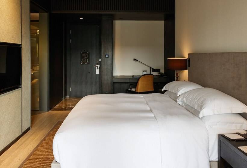 Номер Базовый Двуспальная Кровать, Hilton Ningbo Dongqian Lake