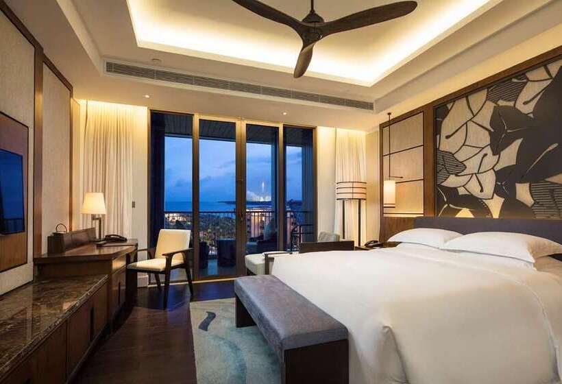 Номер Стандарт с Террасой, Hilton Ningbo Dongqian Lake