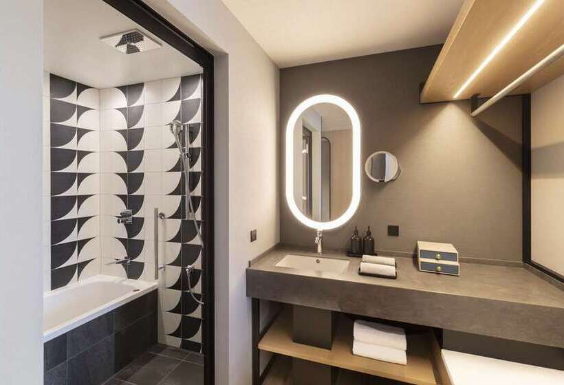 Номер Стандарт Вид на Озеро, Hilton Ningbo Dongqian Lake