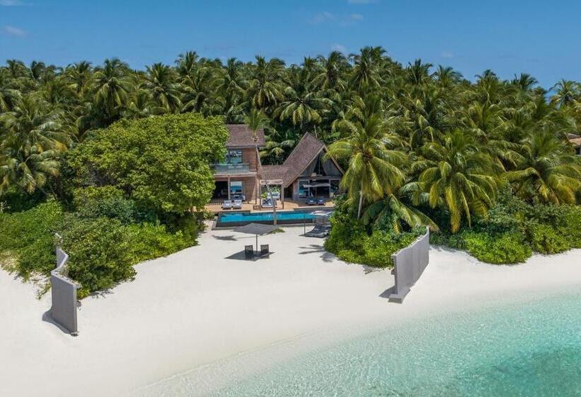 2 Bedrooms Suite Sea View, The St. Regis Maldives Vommuli Resort