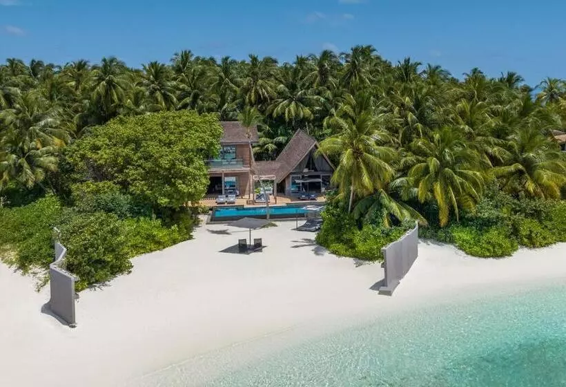 2 Bedrooms Suite Sea View, The St. Regis Maldives Vommuli Resort