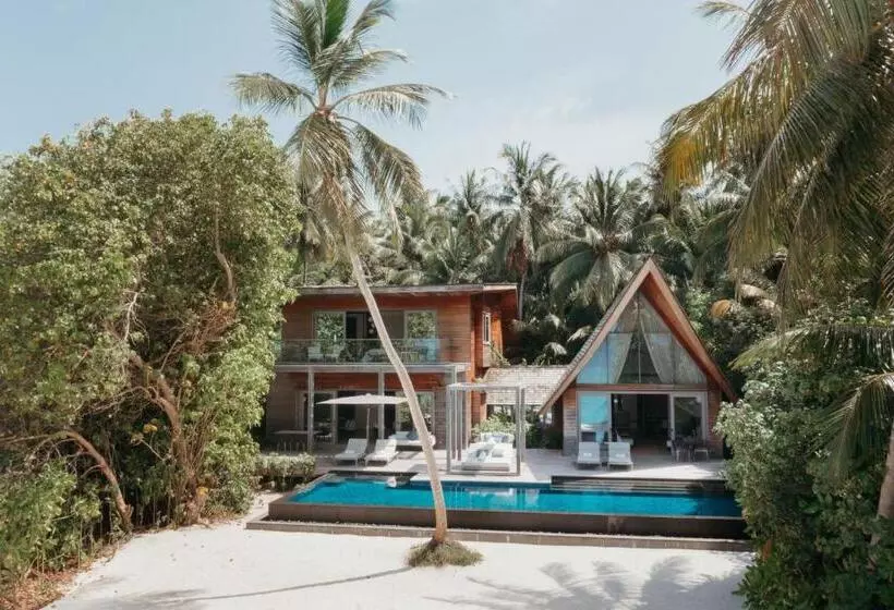 2 Bedrooms Suite Sea View, The St. Regis Maldives Vommuli Resort