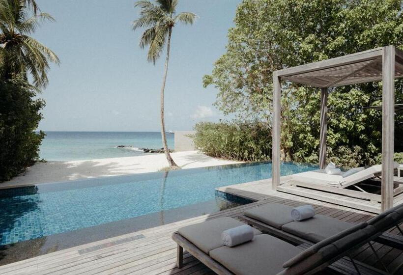 2 Bedrooms Suite Sea View, The St. Regis Maldives Vommuli Resort