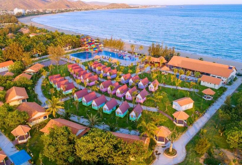 خانه یا کلبه ی ییلاقی با نمای استخر, Ttc Resort Ninh Thuan Unlimited Access To Water Park
