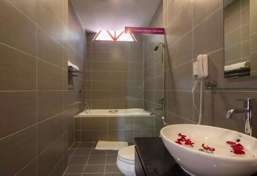 سوئیت سینیور, Ttc Resort Ninh Thuan  Unlimited Access To Water Park