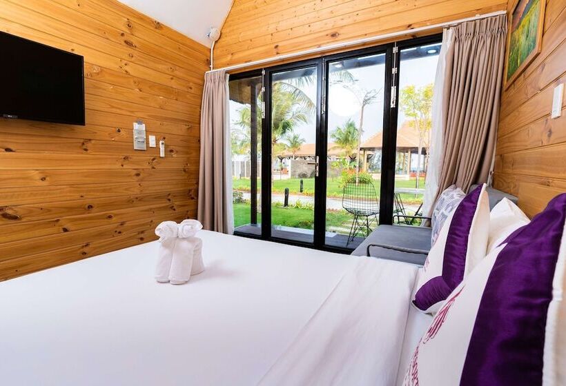 خانه یا کلبه ی ییلاقی با نمای استخر, Ttc Resort Ninh Thuan Unlimited Access To Water Park