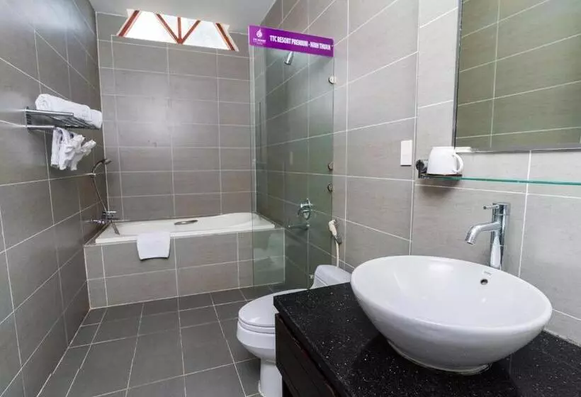 سوئیت جونیور با چشم‌انداز باغ, Ttc Resort Ninh Thuan  Unlimited Access To Water Park