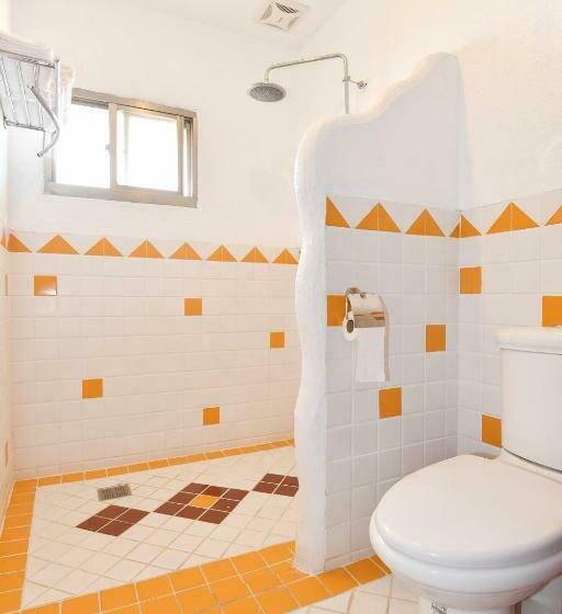 اتاق لوکس چهار تخته, Rock House