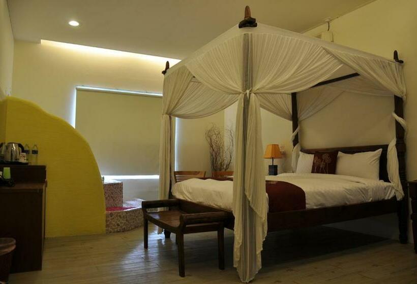 اتاق استاندارد, Rock House