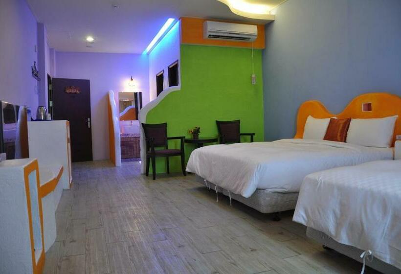 اتاق لوکس چهار تخته, Rock House