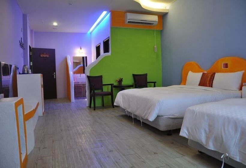 اتاق لوکس چهار تخته, Rock House