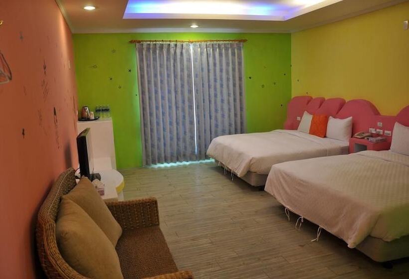 اتاق لوکس چهار تخته, Rock House