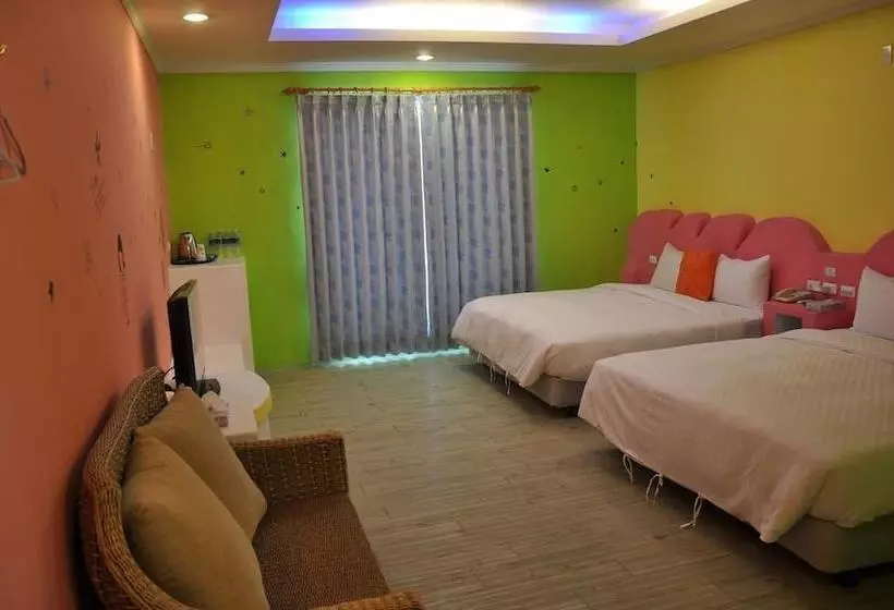 اتاق لوکس چهار تخته, Rock House